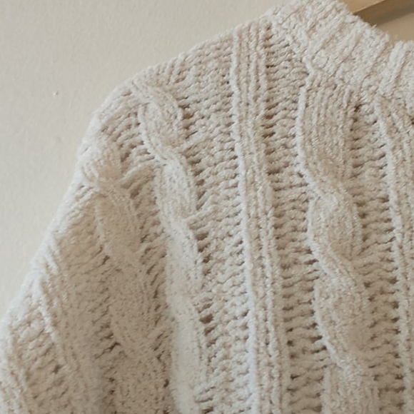 LOVETREE fuzzy crop sweater - Picture 2 of 2